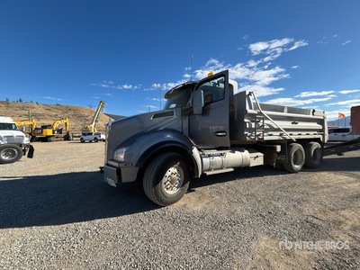 2022 Kenworth T880 6x4 T/A Dump Truck