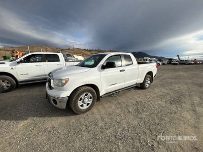 2013 Toyota Tundra 4x4 Crew Cab Pickup