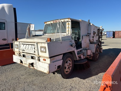 1987 Mobil Sweeper Truck