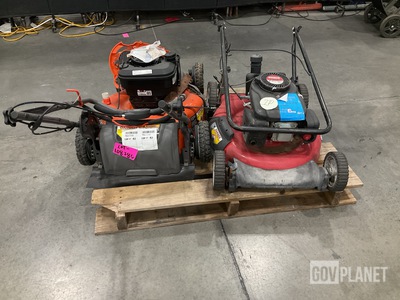 (1) Huskee 11A-A0JT731 Lawn Mower & (1) Husqvarna HU725AWD Lawn Mower