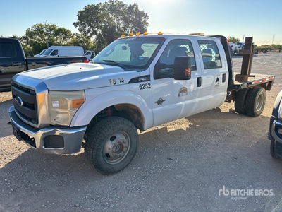 2016 Ford F-350 XL 4x4 Crew Cab Flatbed Truck
