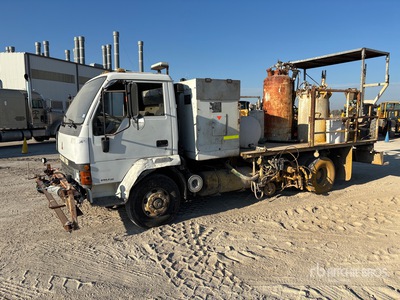 1995 Mitsubishi FUSO FH100 4x2 Paint Striping Truck