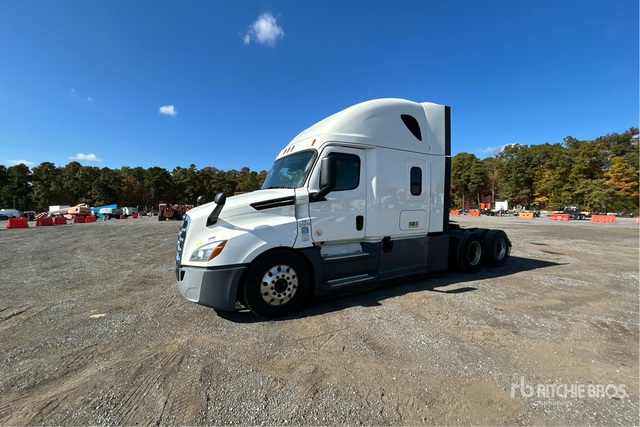 2019 Freightliner Cascadia 126 6x4 T/A Sleeper Truck Tractor
