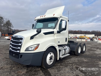 2019 Freightliner Cascadia 126 6x4 T/A Day Cab Truck Tractor