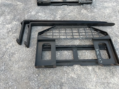 2025 GIYI GY-DHC Skid Steer Forks (Unused)