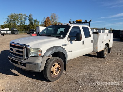 2005 Ford F-450 XLT 4x4 Crew Cab Utility Truck