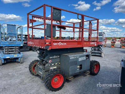 2016 Skyjack SJ6832 RT Dual Fuel Scissor Lift