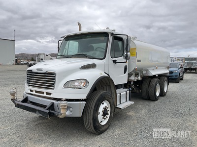 2019 Freightliner M2-V 4000 gal 6x4 Camion à eau