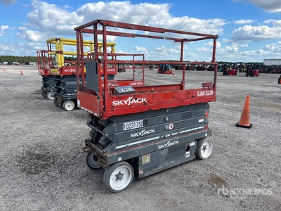 2017 Skyjack SJIII-3226 Electric Scissor Lift