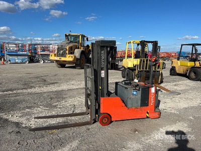 2018 Toyota 6BWC15 2750 lb Stoccatore elettrico