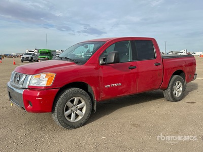 2012 Nissan Titan SV 4x4 Crew Cab Pick-up