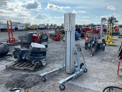 2022 Sumner 2615 Material Hoist