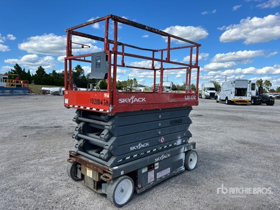2017 Skyjack 4740 4x4 Electric Scissor Lift