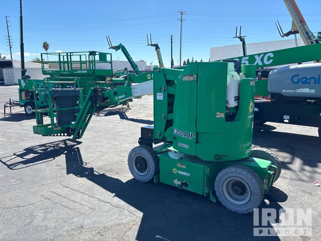 ELEVADOR ARTICULADO 2016 JLG E300AJP