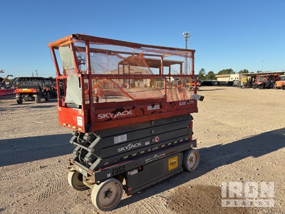 2015 Skyjack SJIII 3226 Electric Scissor Lift