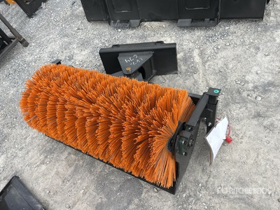 2025 GIYI GY-QSJ 39 in Mini Skid Steer Broom (Unused)