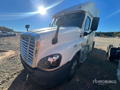 2015 Freightliner Cascadia 125 6x4 Cabeza Tractora Cabina Dormitorio (Inoperable)