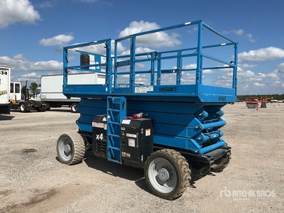 2015 Genie GS4390RT 4x4 Dual Fuel シザーリフト