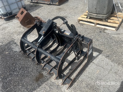 2016 Bradco 107037 48 in Grapple Grappin pour chargeuse sur pneus