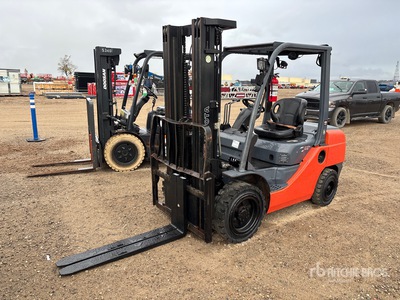 2018 Toyota 8FDU30 6000 lb Pneumatic Tire Forklift