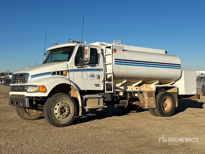 2004 Sterling Acterra 2400 gal 4x2 Camión-cisterna
