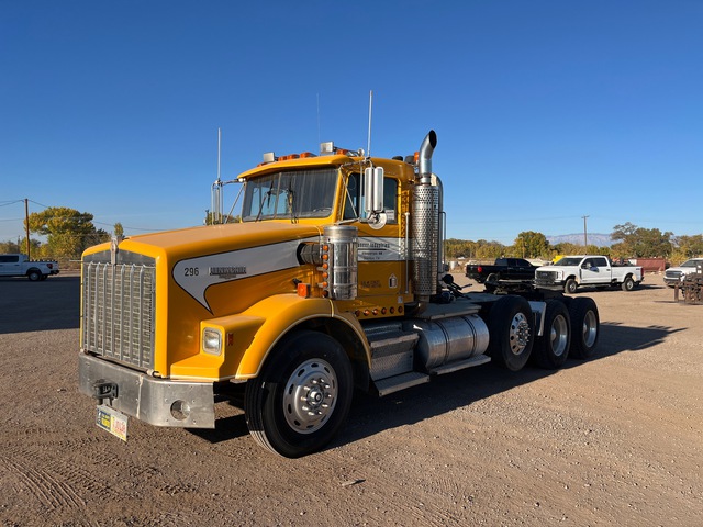 1995 Kenworth T800 8x4 Heavy Haul Tri/A Day Cab Truck Tractor