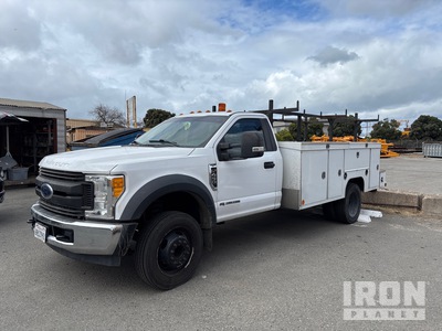 2017 Ford F-450 XL 4x2 Camion utilitaire (Inoperable)