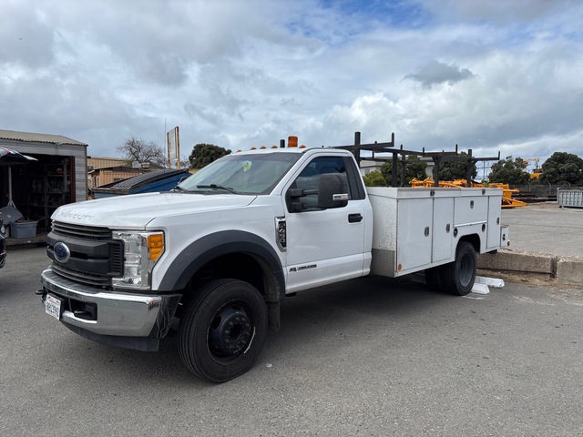 2017 Ford F-450 XL 4x2 Utility Truck (Inoperable)