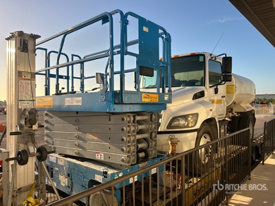 2017 Genie GS-4047 Scissor Lift