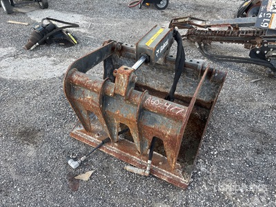 2017 Bobcat 7135737 28 in Pinza para pala cargadora