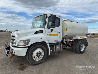 2018 Hino 338 4x2 Camion à eau