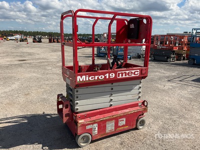 2019 MEC MICRO 19 Electric Scissor Lift