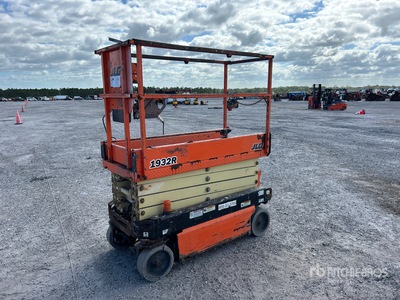 2018 JLG 1932R Electric Scissor Lift