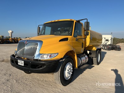 2019 International 4300 4x2 2000 gal 4x2 Water Truck