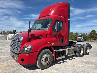 2016 Freightliner Cascadia 113 6x4 T/A Day Cab Truck Tractor