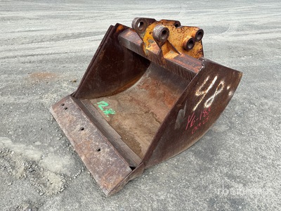 48 in Backhoe Rear Bucket - Fits John Deere 710