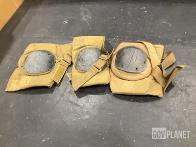 (66) Pairs of Knee Pads