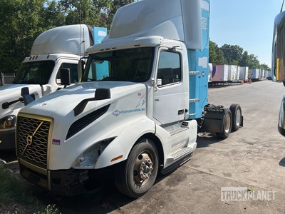 2020 Volvo VNL CNG 6x4 Day Cab Truck Tractor (Inoperable)