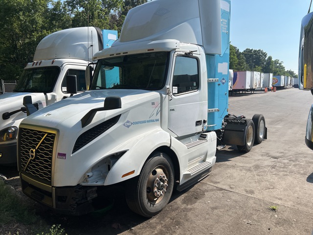 2020 Volvo VNL CNG 6x4 T/A Day Cab Truck Tractor (Inoperable)