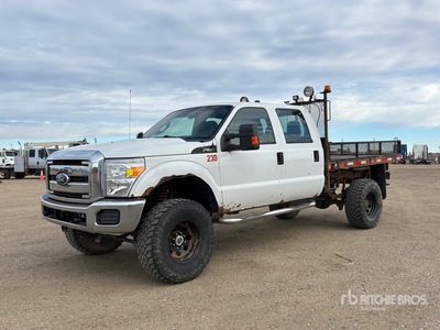 2013 Ford F-350 XL 4x4 Crew Cab Flatbed Truck