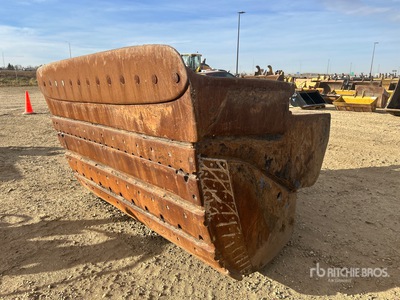 84 in Q/C Hydraulic Tilting Excavator Bucket - Fits EX450