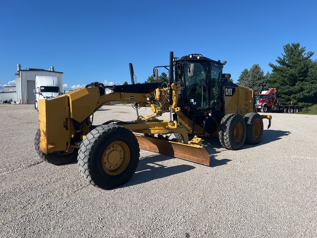 2019 Caterpillar 140M3