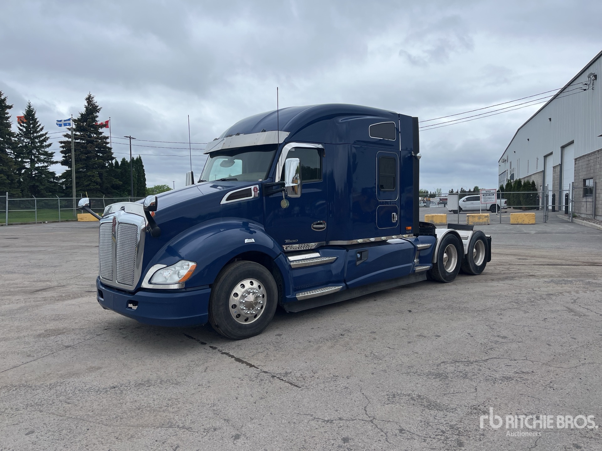 2019 Kenworth T680 6x4 T/A Sleeper Truck Tractor