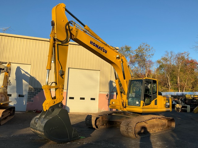 2007 Komatsu PC220LC-8 Tracked Excavator 2007 Komatsu PC220LC-8 Tracked Excavator