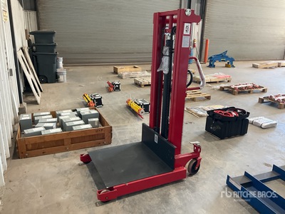 Dayton 4VME6 Hydraulic Material Hoist