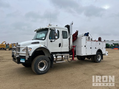 2013 Freightliner M2 106 4x4 Extended Cab Ciężarówka serwisowa