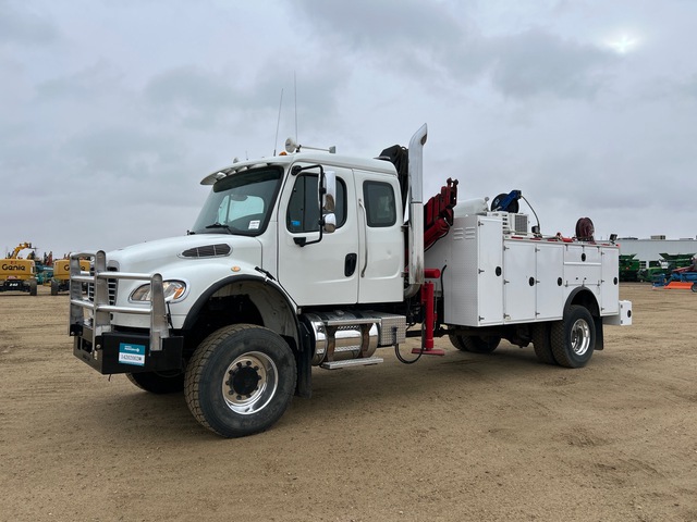 2013 Freightliner M2 106 4x4 Extended Cab Service Truck 2013 Freightliner M2 106 4x4 Extended Cab Service Truck