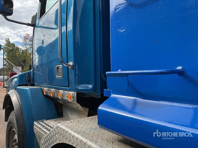 2009 Western Star 4900SA 8x4 Twin-Steer T/A Dump Truck