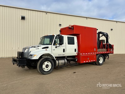 2006 International 7400 4x2 Crew Cab Service Truck
