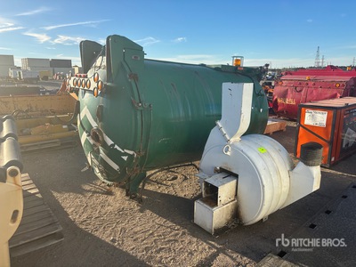 Quantity of (2) Vac truck tank back & vac blower Varios implementos camion